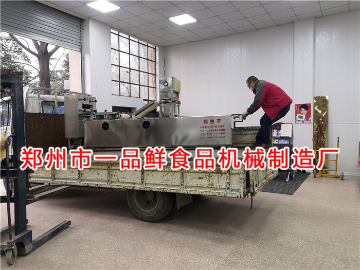 西安渭南食品厂的客户扩大生意规模订购350型烩面机(图1)