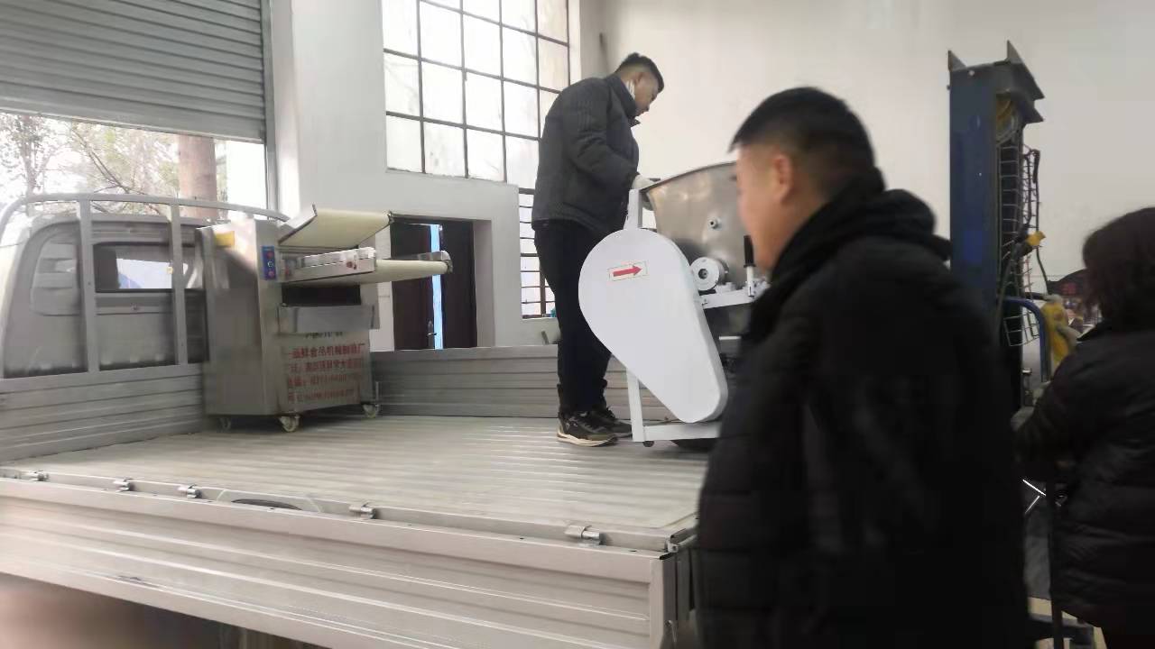 烩面机选购攻略:3步筛选专业多功能烩面机生产公司(图1) 配图